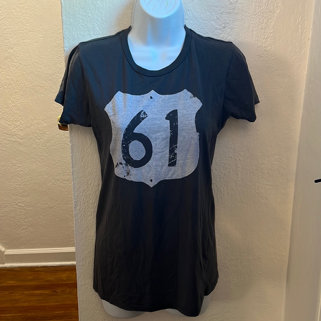 Southern Brand Size L Gray Route 62 TShirt